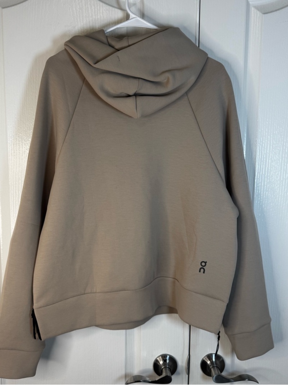 ‼️SALE‼️ On Focus Desert Tech Hoodie - Picture 7 of 7